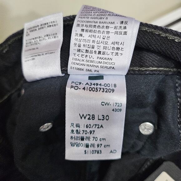 Levi's Black Distressed Baggy Dad Jeans NWT - Picture 10 of 12